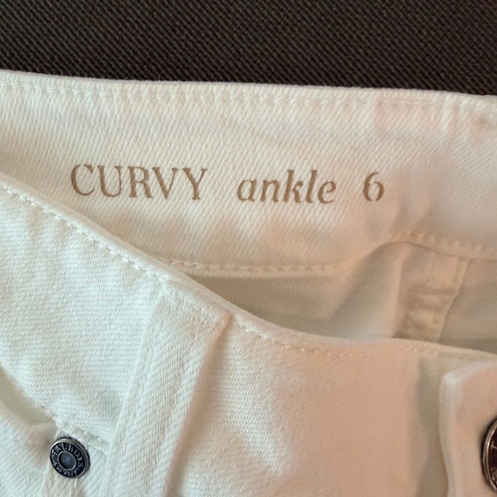 Talbot’s White Curvy Jeans - Picture 3 of 6